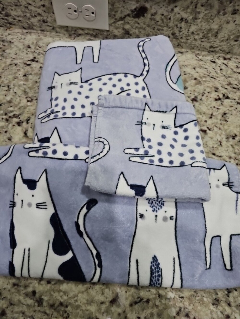 Artisan NY Home - Cartoon Cats Themed Novelty Bathroom Towel Set EUC